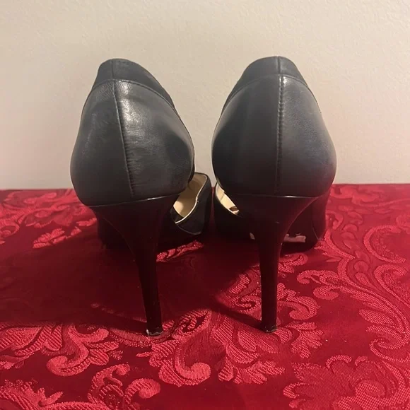 Nine West Black Cutout Pumps - Picture 4 of 4